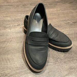 Maurice’s Women’s 10 Black Gretchen Mini Lug Loafer Preppy Casual Chunky